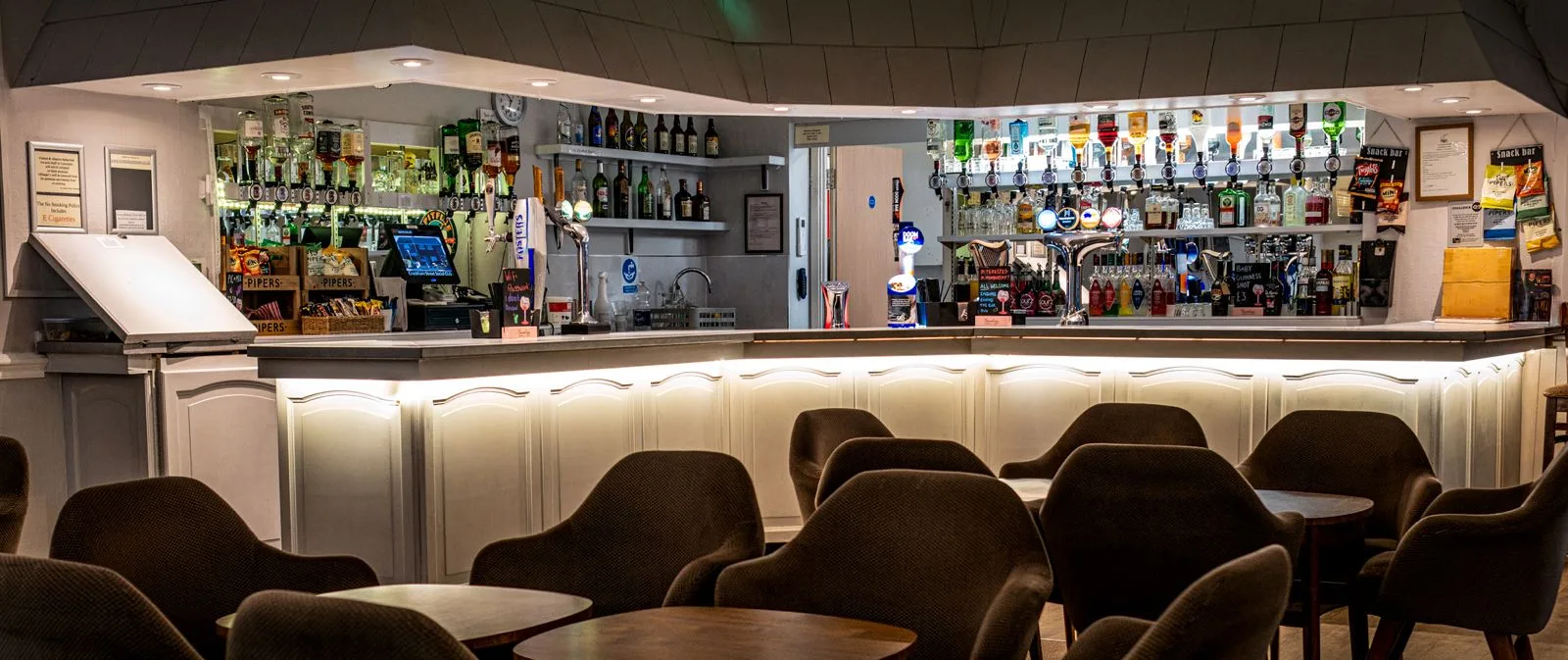 The bar at Crookham Street Social Club, Fleet